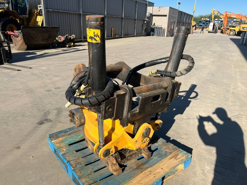 Engcon EC30 - S70 - Equipamento de Máquina de construção: foto 5 Engcon EC30 - S70 - Equipamento de Máquina de construção: foto 5