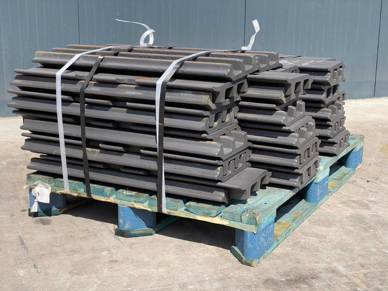 Komatsu PC300 / PC360 / PC400 Shoes/Pads - Estrutura/ Châssis de Máquina de construção: foto 4 Komatsu PC300 / PC360 / PC400 Shoes/Pads - Estrutura/ Châssis de Máquina de construção: foto 4