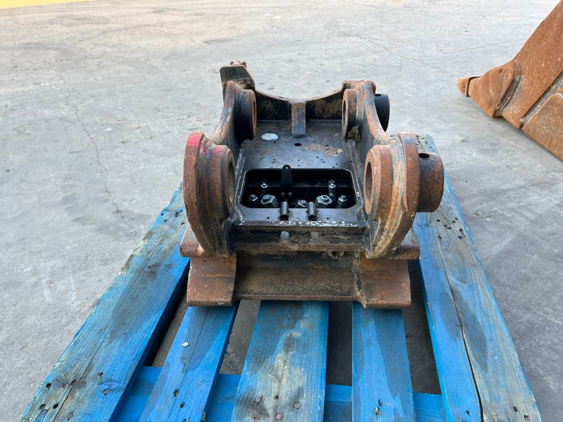 OilQuick OQ65 - 311F / 313F / 315F - Acoplamento rápido de Máquina de construção: foto 5 OilQuick OQ65 - 311F / 313F / 315F - Acoplamento rápido de Máquina de construção: foto 5