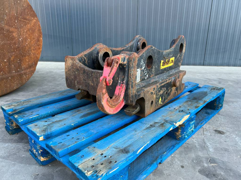 OilQuick OQ65 - 311F / 313F / 315F - Acoplamento rápido de Máquina de construção: foto 1 OilQuick OQ65 - 311F / 313F / 315F - Acoplamento rápido de Máquina de construção: foto 1