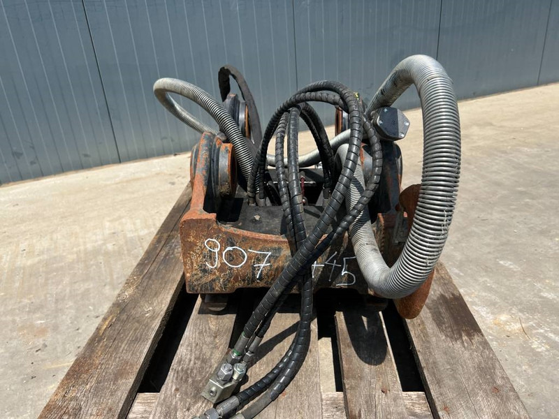 OilQuick OQ65 - M314F / M316F / M318F - Acoplamento rápido de Máquina de construção: foto 2 OilQuick OQ65 - M314F / M316F / M318F - Acoplamento rápido de Máquina de construção: foto 2