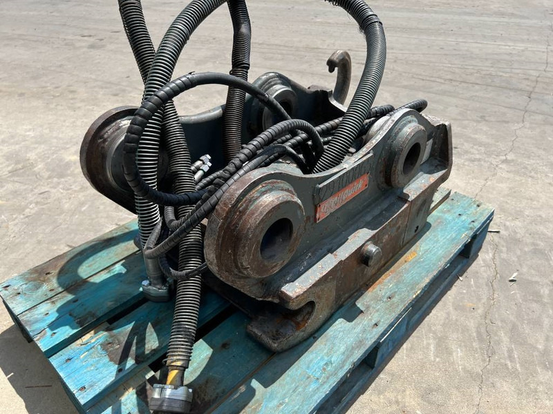 OilQuick OQ70/55 - 323E - Acoplamento rápido de Máquina de construção: foto 5 OilQuick OQ70/55 - 323E - Acoplamento rápido de Máquina de construção: foto 5