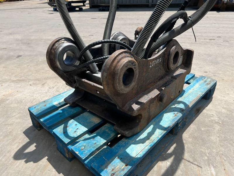 OilQuick OQ70/55 - 323E - Acoplamento rápido de Máquina de construção: foto 5 OilQuick OQ70/55 - 323E - Acoplamento rápido de Máquina de construção: foto 5