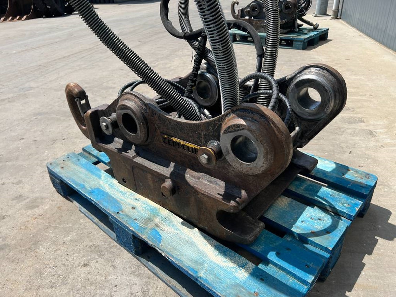 Acoplamento rápido de Máquina de construção OilQuick OQ70/55 - 323E: foto 7