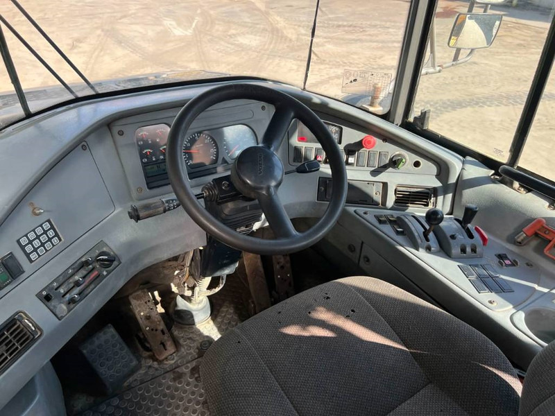 Locação de Volvo A30E Volvo A30E: foto 16