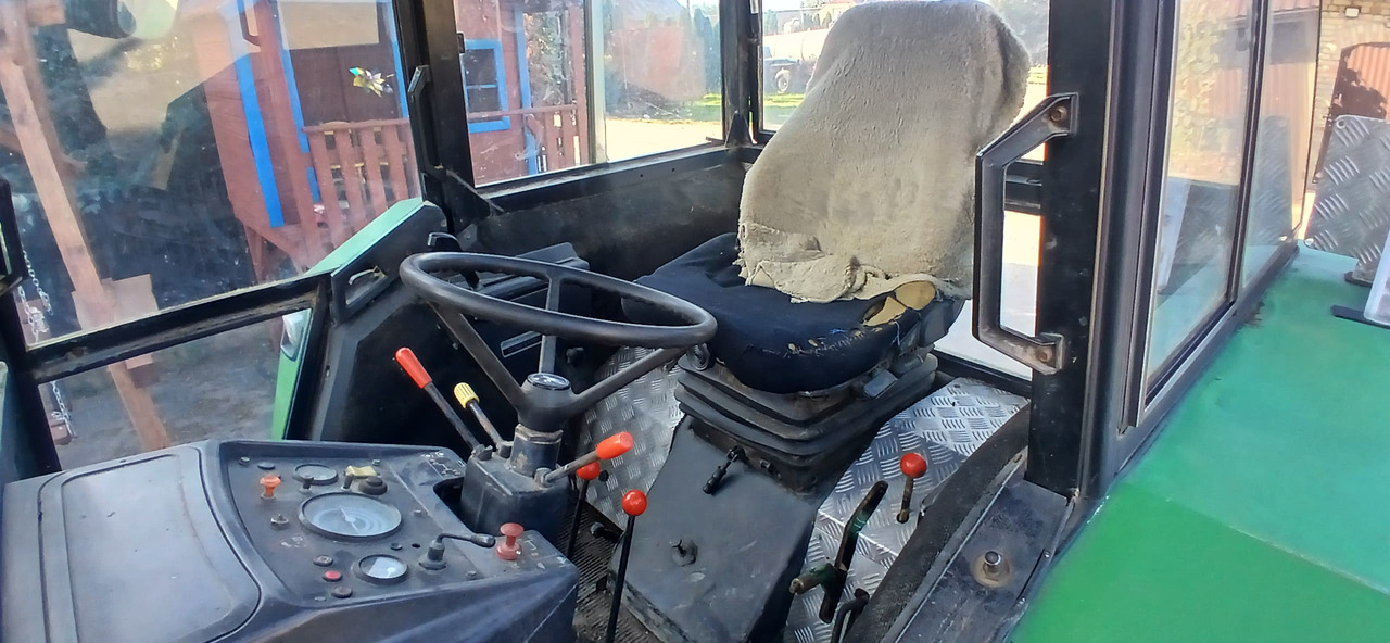 JOHN DEERE 3030E - Trator: foto 3 JOHN DEERE 3030E - Trator: foto 3