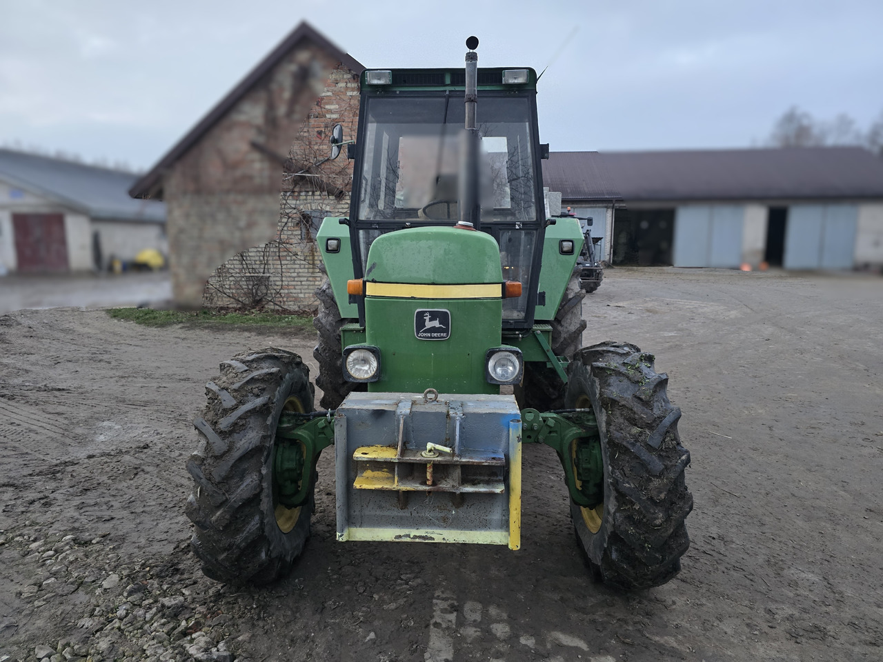 JOHN DEERE 3030E - Trator: foto 2 JOHN DEERE 3030E - Trator: foto 2