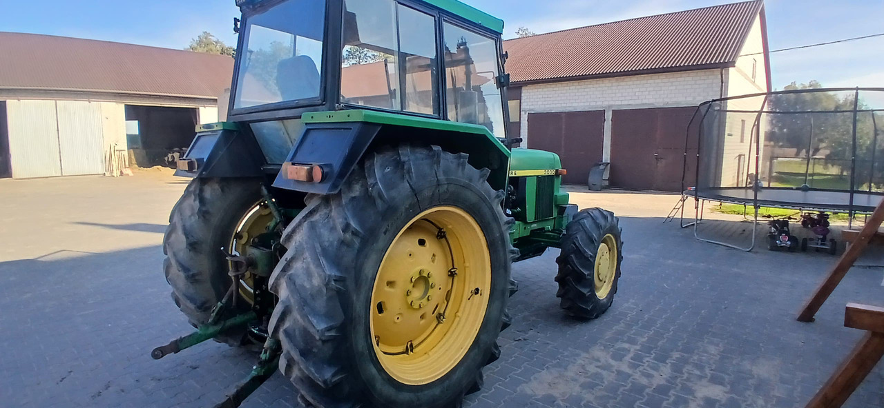 JOHN DEERE 3030E - Trator: foto 4 JOHN DEERE 3030E - Trator: foto 4