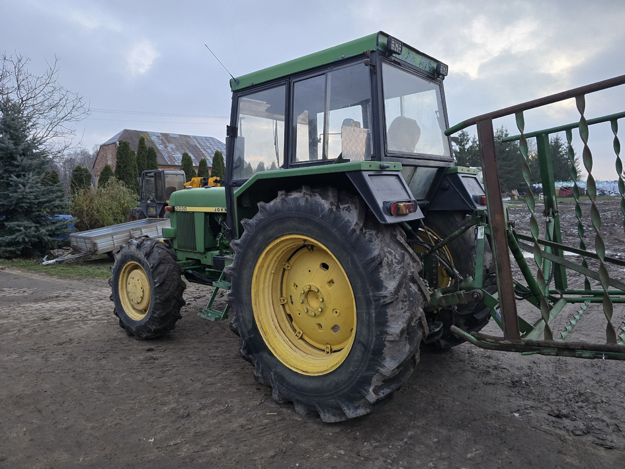JOHN DEERE 3030E - Trator: foto 5 JOHN DEERE 3030E - Trator: foto 5