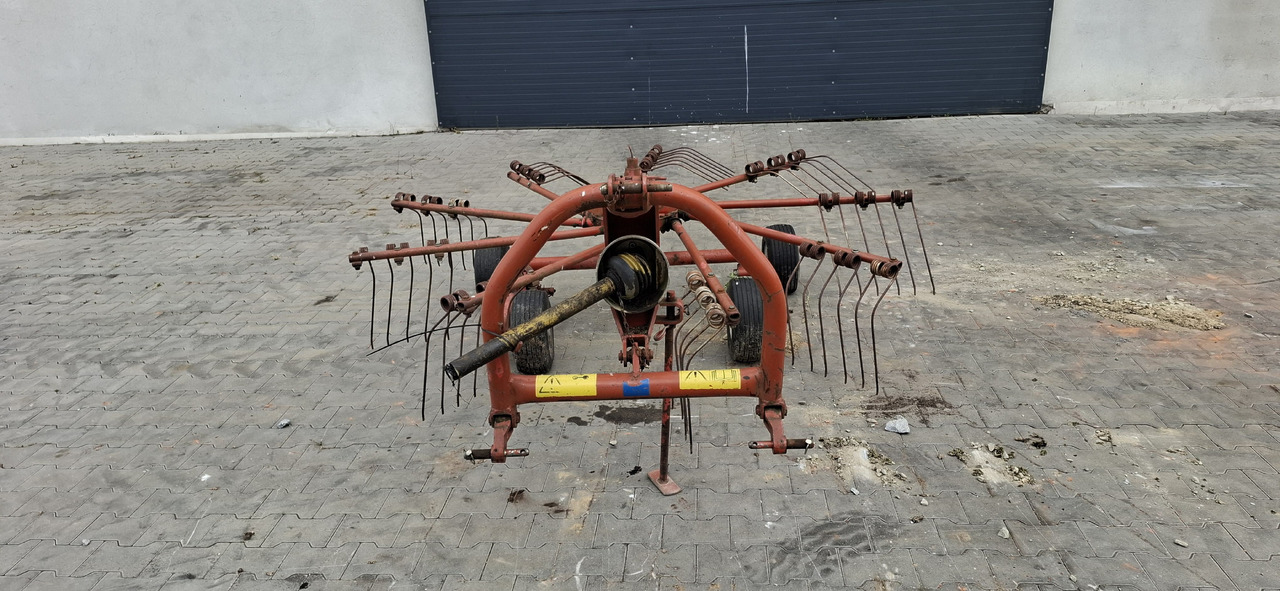 KUHN GA 300 GM - Ancinho enleirador: foto 1 KUHN GA 300 GM - Ancinho enleirador: foto 1