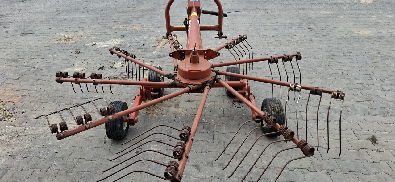 KUHN GA 300 GM - Ancinho enleirador: foto 3 KUHN GA 300 GM - Ancinho enleirador: foto 3