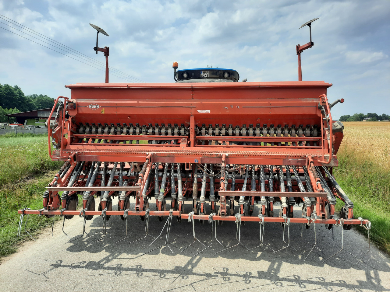 KUHN HR4003D INTEGRA 4000 - Semeadora combinada: foto 3 KUHN HR4003D INTEGRA 4000 - Semeadora combinada: foto 3