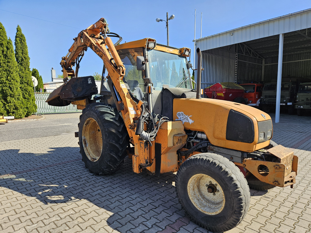 Renault Egros - Cortador de grama: foto 1 Renault Egros - Cortador de grama: foto 1