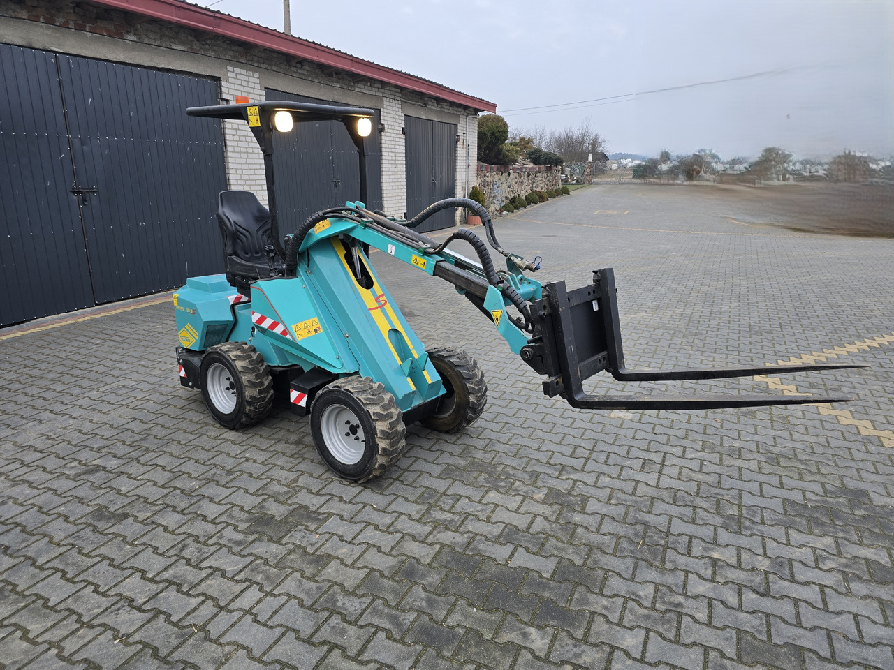 VANO DIESEL 120 DS - Mini carregadeira: foto 4 VANO DIESEL 120 DS - Mini carregadeira: foto 4
