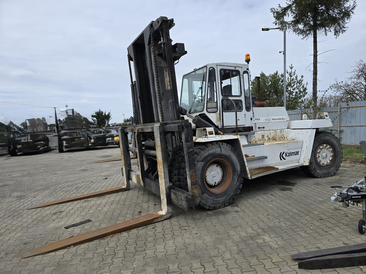 Kalmar DC18-1200N LB - Manipulador de contentor: foto 1 Kalmar DC18-1200N LB - Manipulador de contentor: foto 1