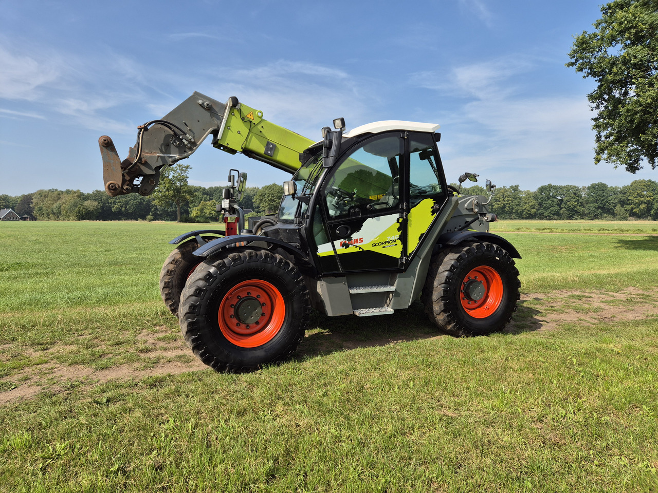 Claas 746 Scorpion - Empilhador telescópico: foto 1 Claas 746 Scorpion - Empilhador telescópico: foto 1