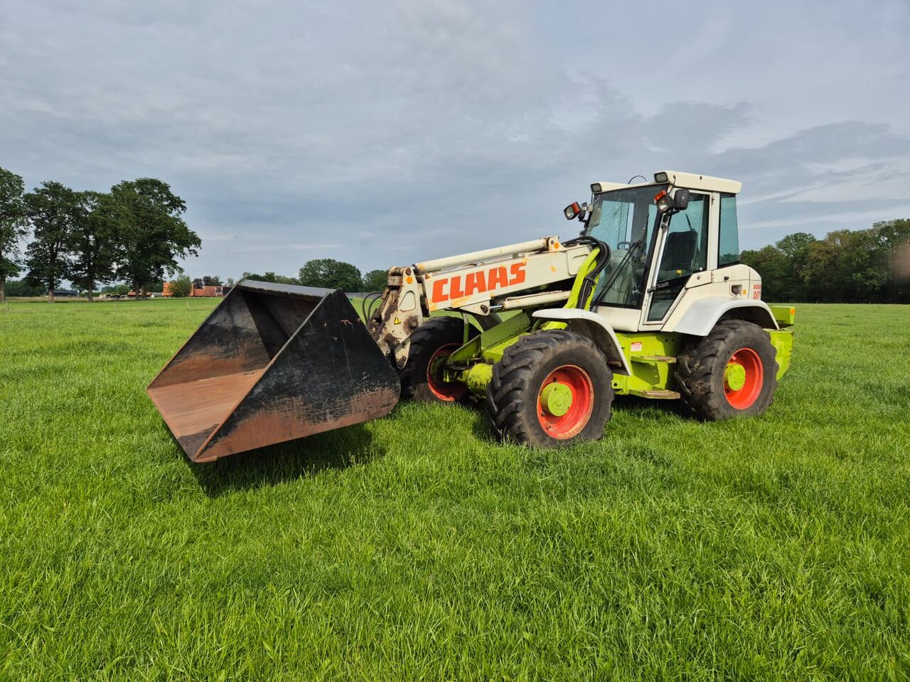 Claas Ranger 940 RX - Carregadeira de rodas: foto 1 Claas Ranger 940 RX - Carregadeira de rodas: foto 1