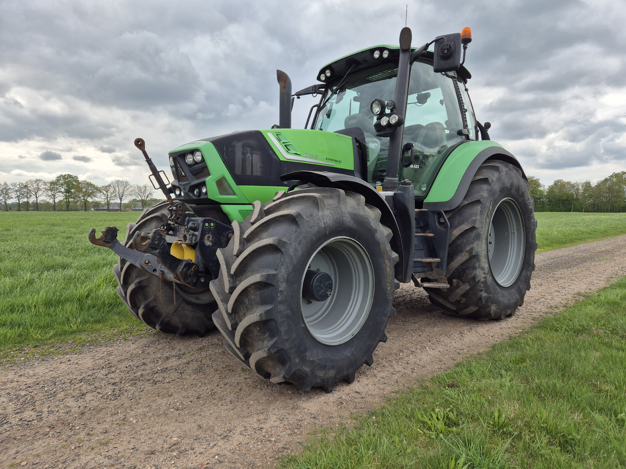 Deutz Fahr 6180 TTV met Front Hef / PTO - Trator: foto 1 Deutz Fahr 6180 TTV met Front Hef / PTO - Trator: foto 1