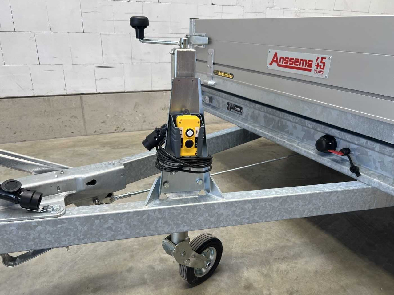 Locação de ANSSEMS KSX 2500.305x178 E Dreiseitenkipper ANSSEMS KSX 2500.305x178 E Dreiseitenkipper: foto 28