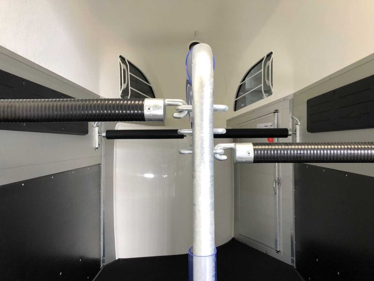 BOECKMANN Champion R Pferdeanhänger - Reboque para cavalos: foto 4 BOECKMANN Champion R Pferdeanhänger - Reboque para cavalos: foto 4