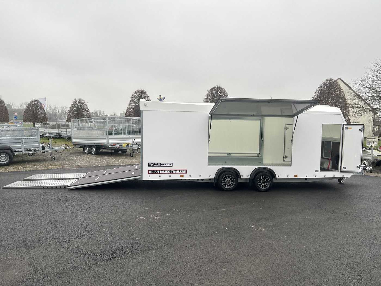BRIAN_JAMES Race Sport Autotransporter geschlossen - Reboque transporte de veículos: foto 1 BRIAN_JAMES Race Sport Autotransporter geschlossen - Reboque transporte de veículos: foto 1