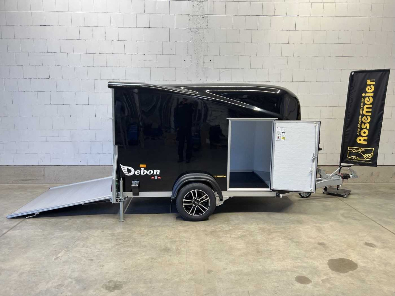 CHEVAL LIBERTE DEBON Cargo 1300.02+Tür Alu-Felgen Kofferanhänger - Reboque furgão: foto 1 CHEVAL LIBERTE DEBON Cargo 1300.02+Tür Alu-Felgen Kofferanhänger - Reboque furgão: foto 1