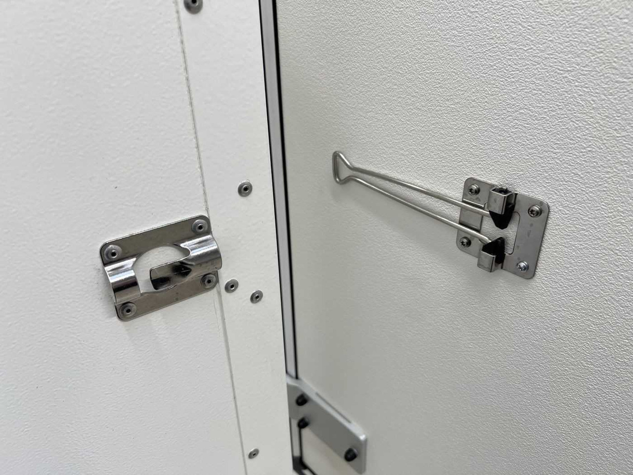 Roulote bar nuevo KT-EU2 Doppelflügeltür seitl. Verkaufsanhänger: foto 12