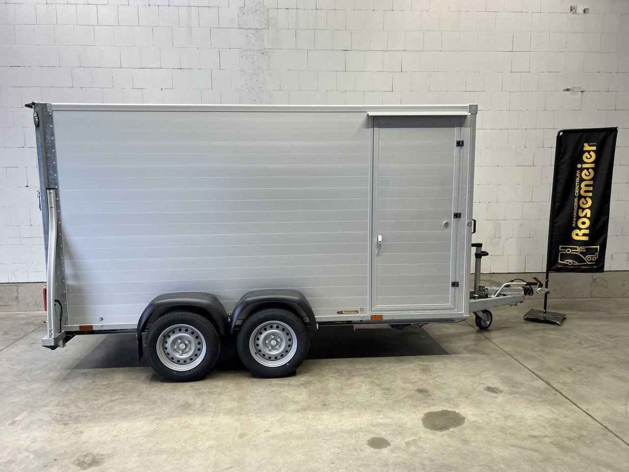 Kargo G150 Tür Kofferanhänger Sirius - Reboque furgão: foto 2 Kargo G150 Tür Kofferanhänger Sirius - Reboque furgão: foto 2