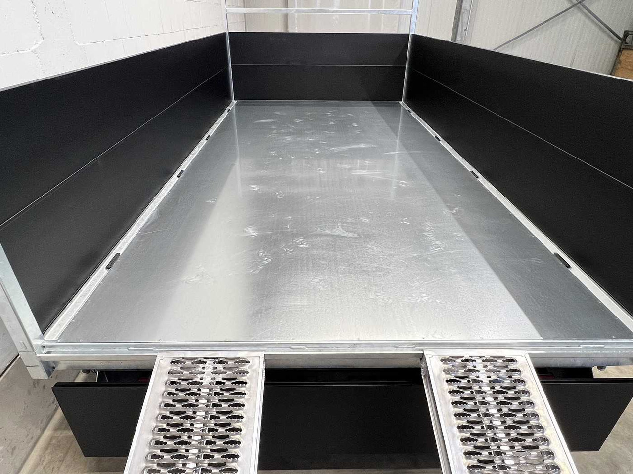 SARIS K3 356 184 3500 2 E Bl ED Spez Dreiseitenkipper - Reboque basculante: foto 5 SARIS K3 356 184 3500 2 E Bl ED Spez Dreiseitenkipper - Reboque basculante: foto 5