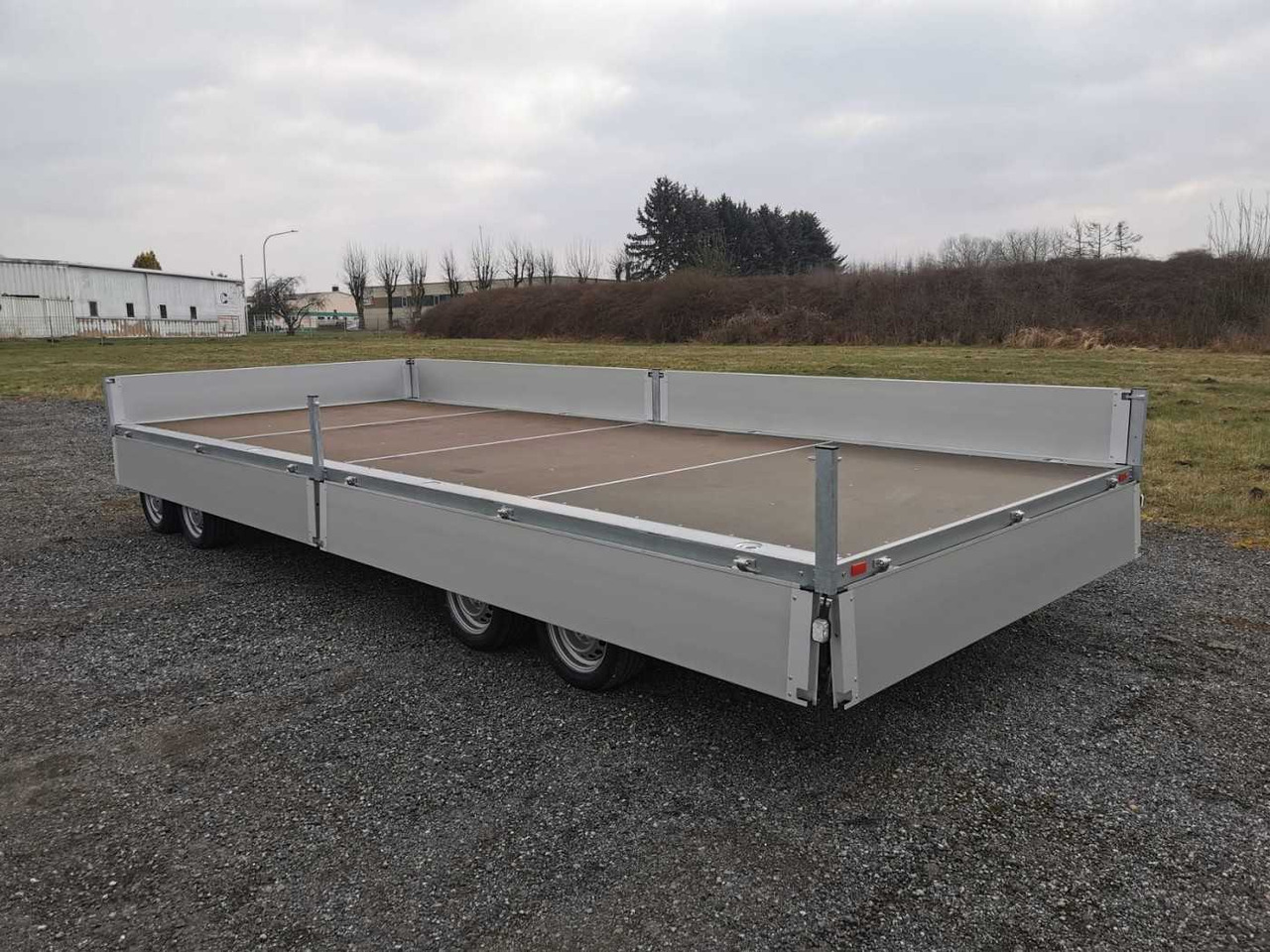 UNSINN UD-4 6024-35-13 Drehschemelanhänger - Reboque plataforma/ Caixa aberta: foto 4 UNSINN UD-4 6024-35-13 Drehschemelanhänger - Reboque plataforma/ Caixa aberta: foto 4