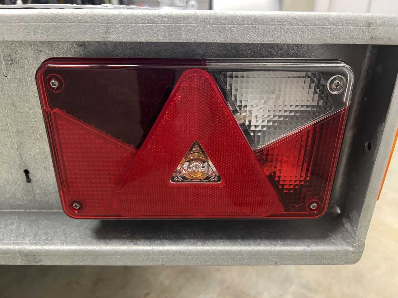 Reboque para moto nuevo VEZEKO Generator 1-Achser Maschinentransporter: foto 21