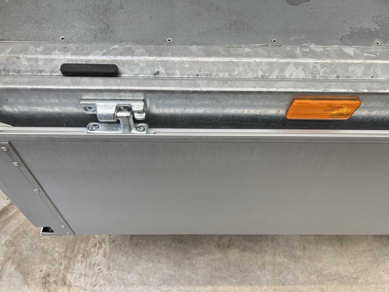 Reboque basculante nuevo VEZEKO Juki 35.4 Multi Multidreiseitenkipper: foto 11 Reboque basculante nuevo VEZEKO Juki 35.4 Multi Multidreiseitenkipper: foto 11