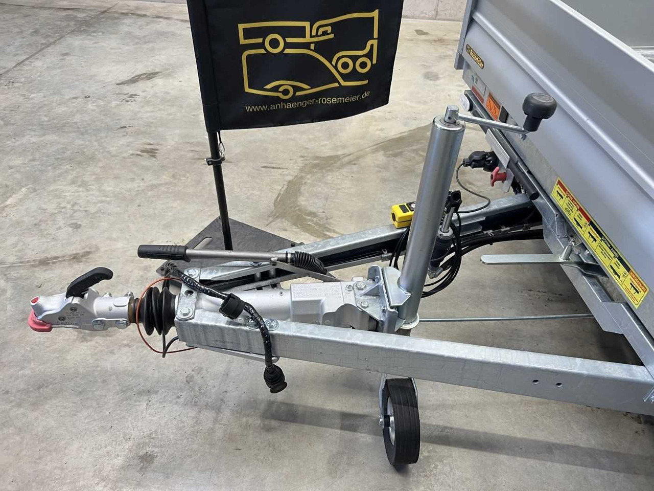 Reboque basculante nuevo VEZEKO Juki 35.4 Multi Multidreiseitenkipper: foto 19 Reboque basculante nuevo VEZEKO Juki 35.4 Multi Multidreiseitenkipper: foto 19