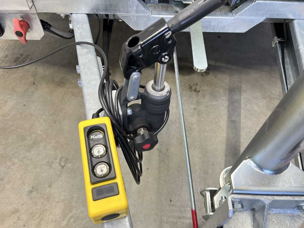 Reboque basculante nuevo VEZEKO Juki 35.4 Multi Multidreiseitenkipper: foto 21 Reboque basculante nuevo VEZEKO Juki 35.4 Multi Multidreiseitenkipper: foto 21