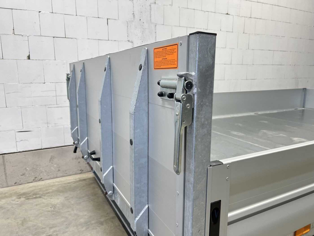 Reboque basculante nuevo VEZEKO Juki 35.4 Multi Multidreiseitenkipper: foto 15 Reboque basculante nuevo VEZEKO Juki 35.4 Multi Multidreiseitenkipper: foto 15