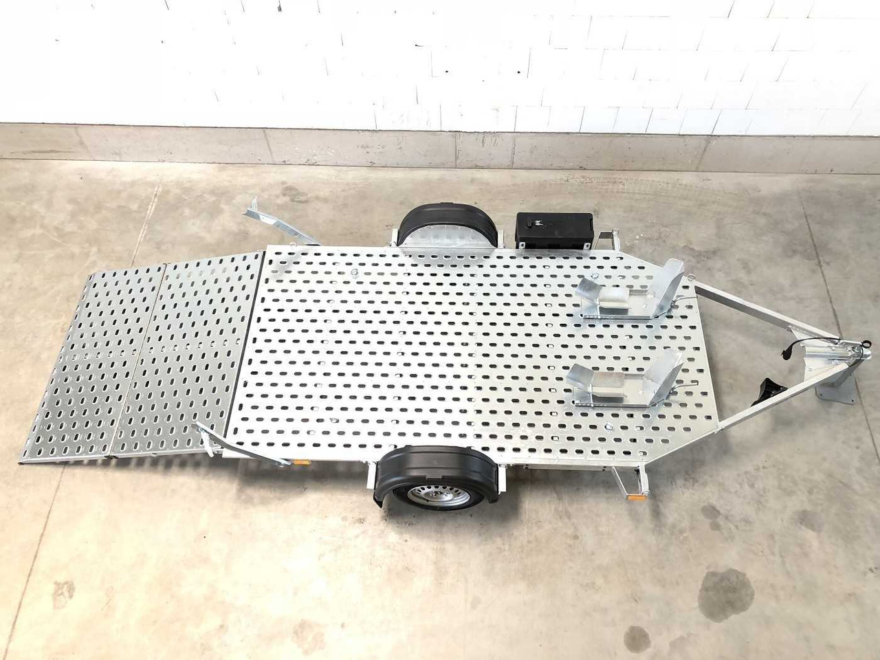 VEZEKO Motovan B 08+Box Motorradanhänger - Reboque para moto: foto 1 VEZEKO Motovan B 08+Box Motorradanhänger - Reboque para moto: foto 1