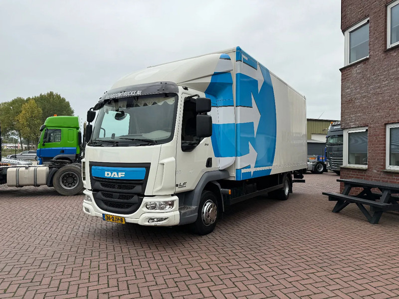 DAF LF 210 LF210 4X2 / Slaapcabine / 11.990KG / D'hollandia 1.50KG / DAF dealer onderhoud - Caminhão furgão: foto 2 DAF LF 210 LF210 4X2 / Slaapcabine / 11.990KG / D'hollandia 1.50KG / DAF dealer onderhoud - Caminhão furgão: foto 2