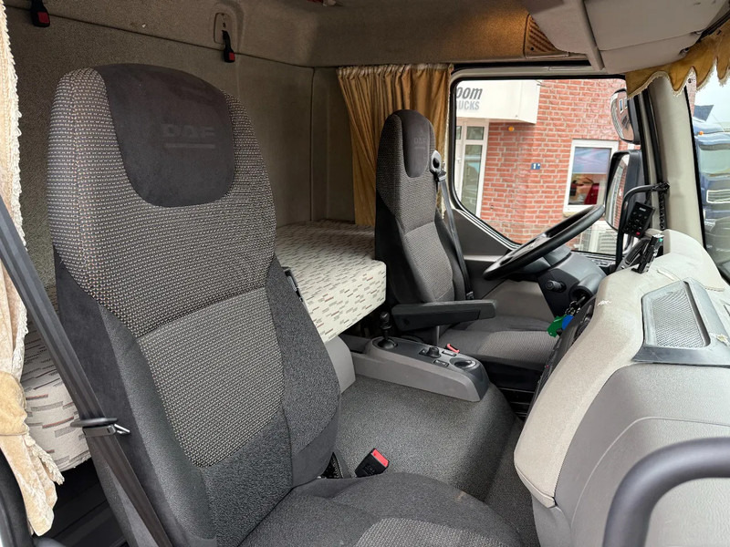DAF LF 210 LF210 4X2 / Slaapcabine / 11.990KG / D'hollandia 1.50KG / DAF dealer onderhoud - Caminhão furgão: foto 5 DAF LF 210 LF210 4X2 / Slaapcabine / 11.990KG / D'hollandia 1.50KG / DAF dealer onderhoud - Caminhão furgão: foto 5