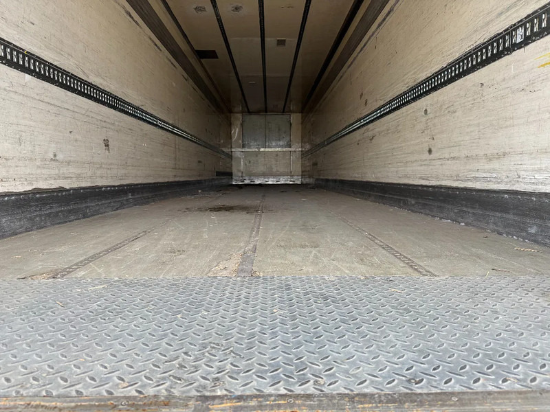 Fruehauf 2-Achse Isokoffer mit Lenkachse und LBW Reifen 90% - Semireboque furgão: foto 5 Fruehauf 2-Achse Isokoffer mit Lenkachse und LBW Reifen 90% - Semireboque furgão: foto 5