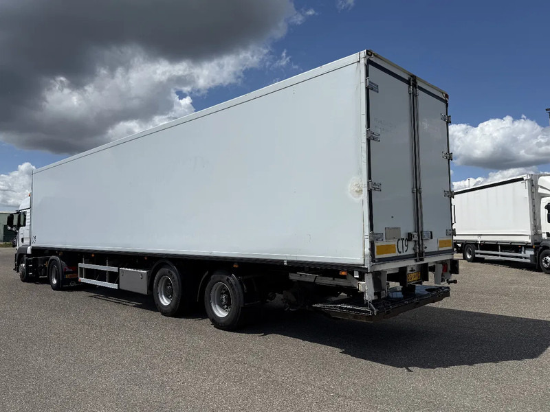 Fruehauf 2-Achse Isokoffer mit Lenkachse und LBW Reifen 90% - Semireboque furgão: foto 1 Fruehauf 2-Achse Isokoffer mit Lenkachse und LBW Reifen 90% - Semireboque furgão: foto 1