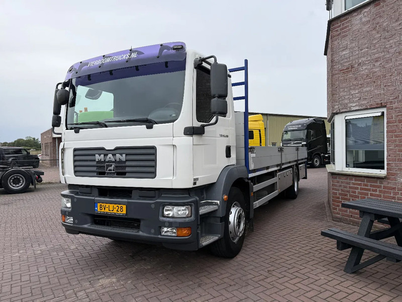 MAN TGM 18.280 TGM 18.280 4X2 manual gearbox / only 213tkm / New condition - Camião de caixa aberta/ Plataforma: foto 2 MAN TGM 18.280 TGM 18.280 4X2 manual gearbox / only 213tkm / New condition - Camião de caixa aberta/ Plataforma: foto 2