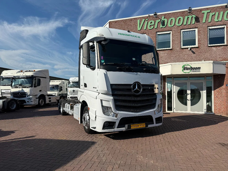 Mercedes-Benz Actros Actros 2542LL 6X2 BDF / ACC / AHK/ TUV 8-2026 / NL TRUCK - Caminhão transportador de contêineres/ Caixa móvel: foto 1 Mercedes-Benz Actros Actros 2542LL 6X2 BDF / ACC / AHK/ TUV 8-2026 / NL TRUCK - Caminhão transportador de contêineres/ Caixa móvel: foto 1