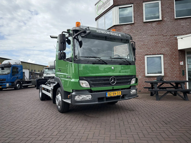 Mercedes-Benz Atego 1018 Atego 1018 4X2 Schaltgetriebe / PTO / 348tkm / Blattfederung / Top Zustand - Caminhão chassi: foto 1 Mercedes-Benz Atego 1018 Atego 1018 4X2 Schaltgetriebe / PTO / 348tkm / Blattfederung / Top Zustand - Caminhão chassi: foto 1