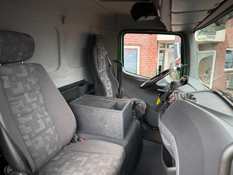 Mercedes-Benz Atego 1018 Atego 1018 4X2 Schaltgetriebe / PTO / 348tkm / Blattfederung / Top Zustand - Caminhão chassi: foto 4 Mercedes-Benz Atego 1018 Atego 1018 4X2 Schaltgetriebe / PTO / 348tkm / Blattfederung / Top Zustand - Caminhão chassi: foto 4