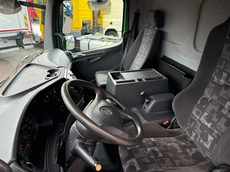 Mercedes-Benz Atego 1018 Atego 1018 4X2 Schaltgetriebe / PTO / 348tkm / Blattfederung / Top Zustand - Caminhão chassi: foto 3 Mercedes-Benz Atego 1018 Atego 1018 4X2 Schaltgetriebe / PTO / 348tkm / Blattfederung / Top Zustand - Caminhão chassi: foto 3