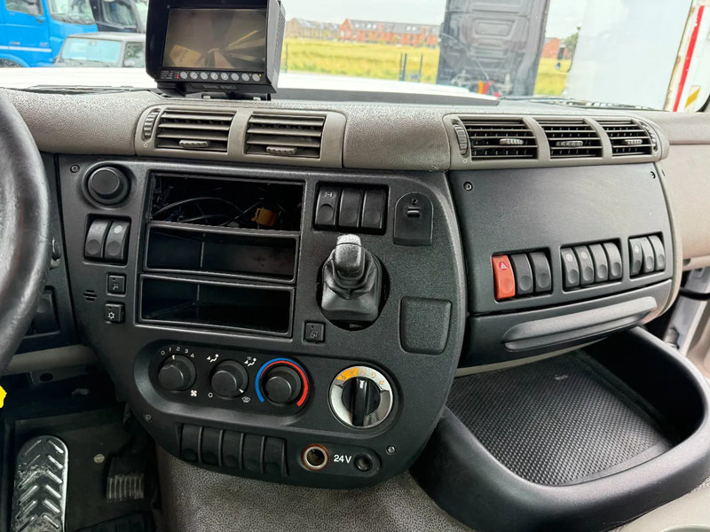 Tractor DAF CF 75 CF75-250 EURO5 - DAG CABINE MET RUIT- IDEAAL ALS RANGEERTREKKER-LAGE KM STAND!!!!!!: foto 13