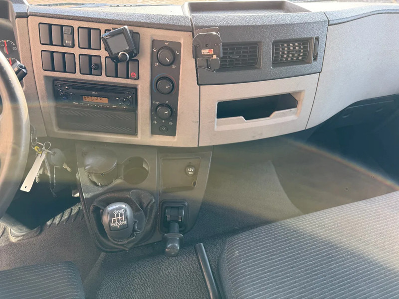 Volvo FL 12 FL 280 11.990KG MANUAL GEARBOX - Caminhão chassi: foto 4 Volvo FL 12 FL 280 11.990KG MANUAL GEARBOX - Caminhão chassi: foto 4