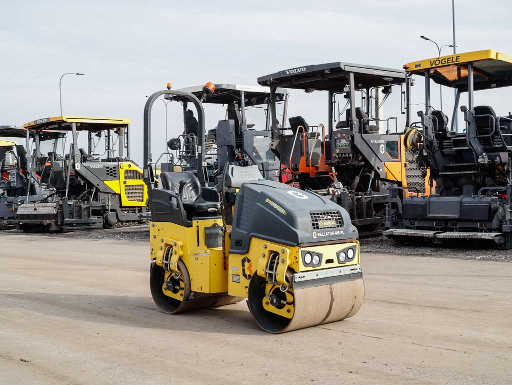 BOMAG BW 90 AD-5 - Compactador de asfalto: foto 4 BOMAG BW 90 AD-5 - Compactador de asfalto: foto 4