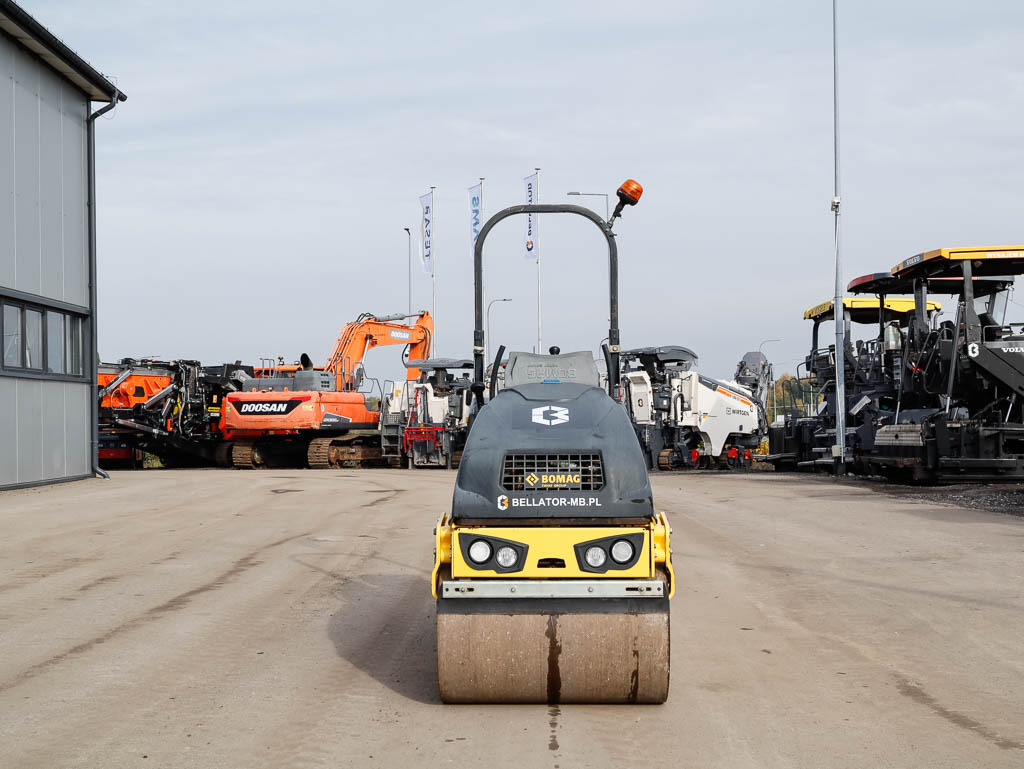 BOMAG BW 90 AD-5 - Compactador de asfalto: foto 3 BOMAG BW 90 AD-5 - Compactador de asfalto: foto 3