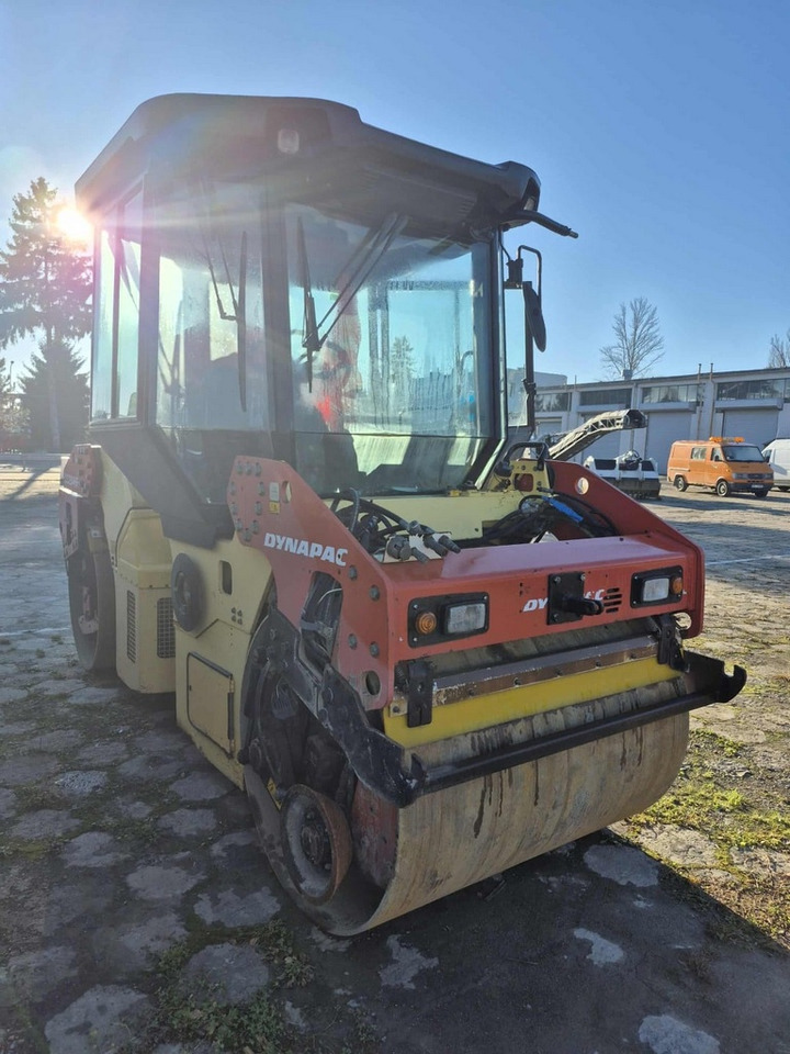 DYNAPAC CC 234HF - Compactador de asfalto: foto 2 DYNAPAC CC 234HF - Compactador de asfalto: foto 2